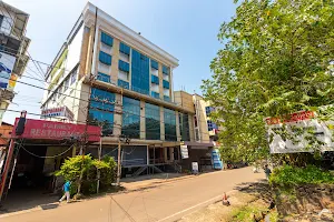 Zip By Spree Hotels Mangala Towers image
