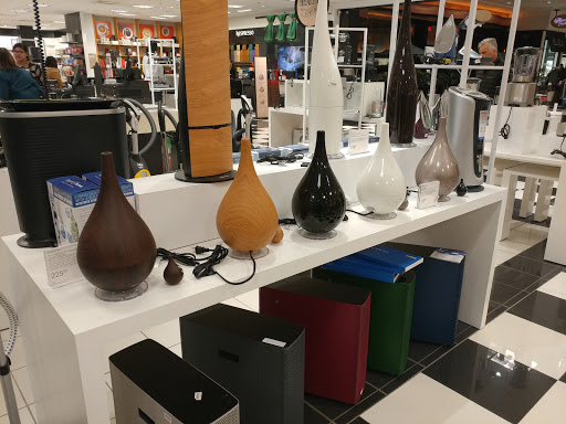 Shopping Mall «The Shops at Chestnut Hill», reviews and photos, 199 Boylston St, Chestnut Hill, MA 02467, USA