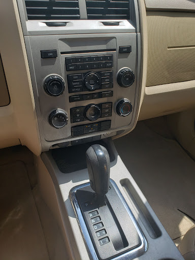 Used Car Dealer «Esquivel Auto Sales», reviews and photos, 4219 S 1st St, Austin, TX 78745, USA