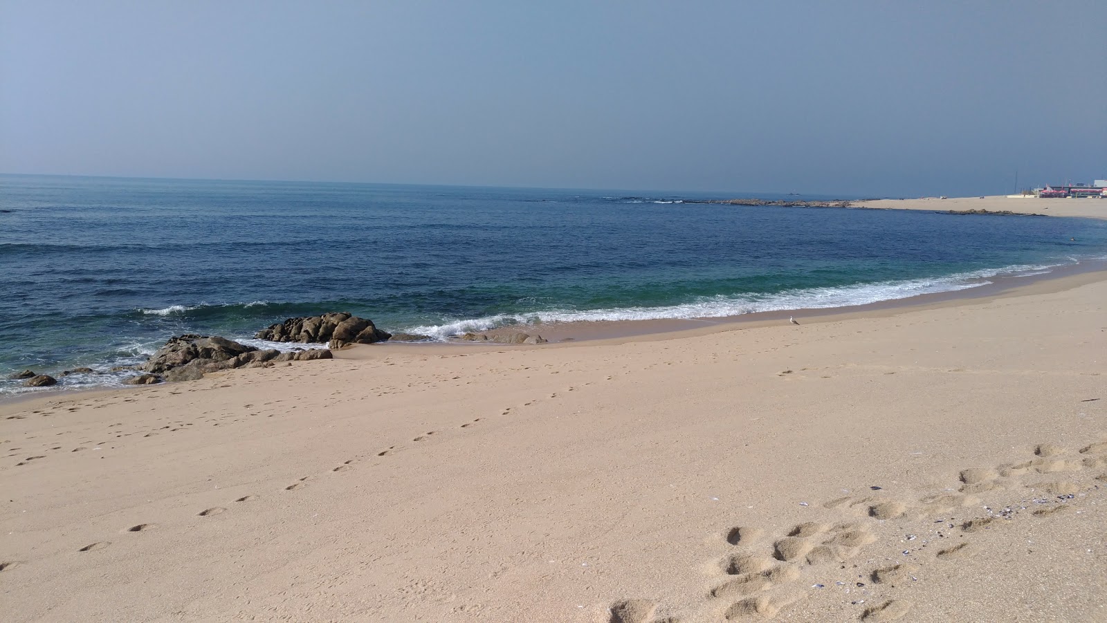 Foto de Beach Carvalhido con arena fina beige superficie