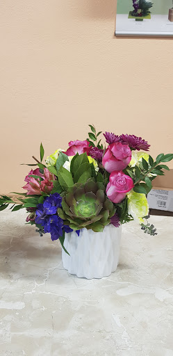 Florist «Canoga Park Florist», reviews and photos, 7144 Owensmouth Ave, Canoga Park, CA 91303, USA