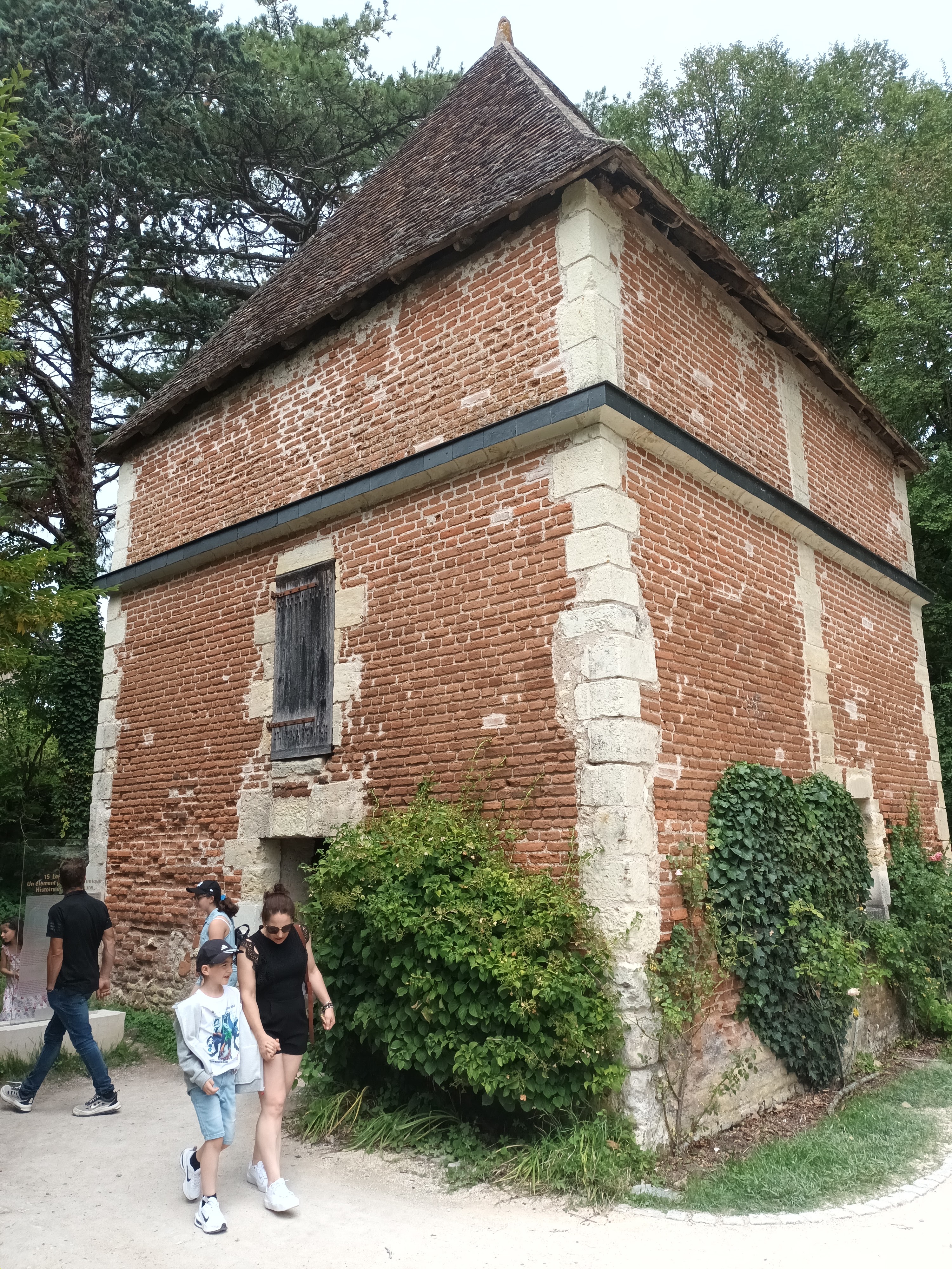 Photo n° 40 de l'avis de mazeos.a fait le 15/08/2023 à 14:51