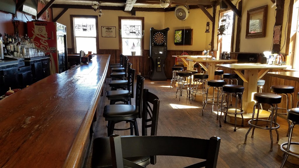 Dundee's Roadhouse 53010