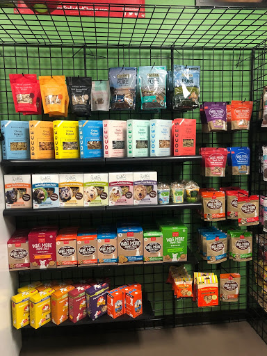 Pet Supply Store «Unleashed the Dog & Cat Store», reviews and photos, 7414 Creedmoor Rd, Raleigh, NC 27613, USA