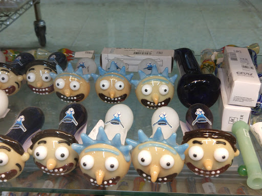 Party Store «Express Tobacco Vapor & Liqour Outlet», reviews and photos, 704 S Lapeer Rd, Lake Orion, MI 48362, USA