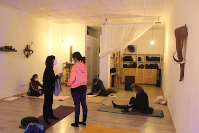 Udumbara Estudio de Yoga y Prácticas Ancestrales - C. Aneto, 3, 41720 Los Palacios y Villafranca, Sevilla, Spain