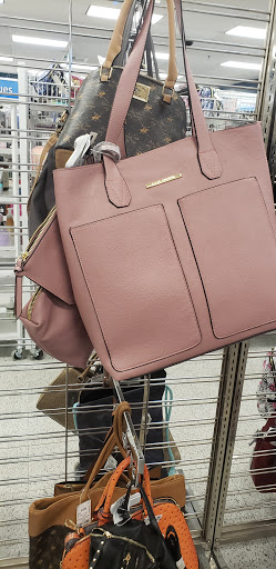 Clothing Store «Ross Dress for Less», reviews and photos, 17084 Slover Ave, Fontana, CA 92337, USA