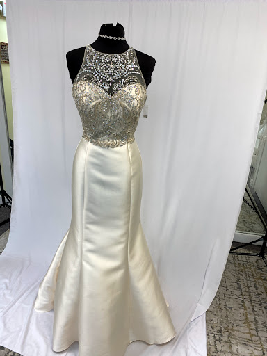 Bridal Shop «Allettante Bellezza Bridal and Designer Gowns», reviews and photos, 2325 SE Federal Hwy, Stuart, FL 34994, USA