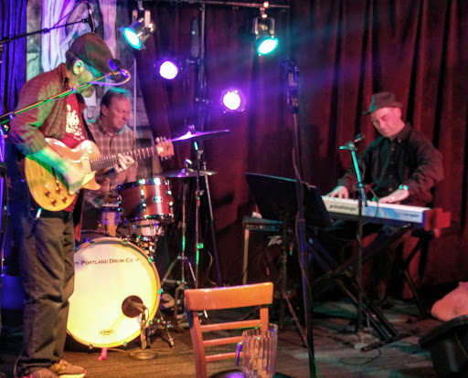 Bar & Grill «C I Bar & Grill», reviews and photos, 18786 SW Boones Ferry Rd, Tualatin, OR 97062, USA