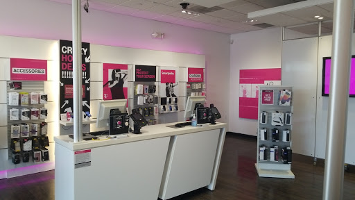 Cell Phone Store «T-Mobile», reviews and photos, 3467 River Rapids Dr, Coon Rapids, MN 55448, USA
