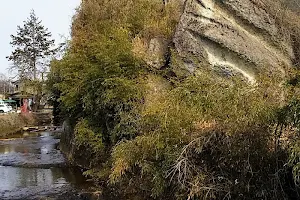 弁慶の太刀割り岩・亀岩 image