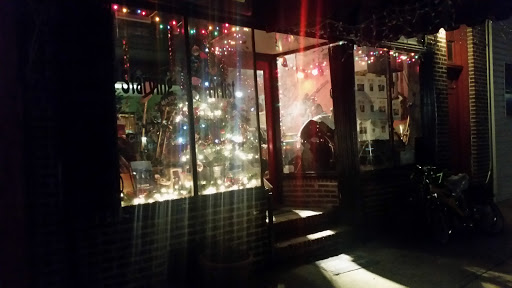 Artist «Starving Artist Studio & Gallery», reviews and photos, 249 City Island Ave, Bronx, NY 10464, USA