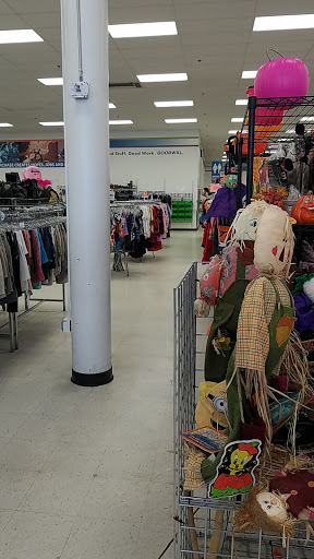 Thrift Store «Gilbert & Guadalupe Goodwill Retail Store & Donation Center», reviews and photos, 868 N Gilbert Rd, Gilbert, AZ 85234, USA