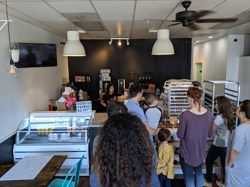 Donut Shop «B. Doughnut», reviews and photos, 7 Loudoun St SW, Leesburg, VA 20175, USA