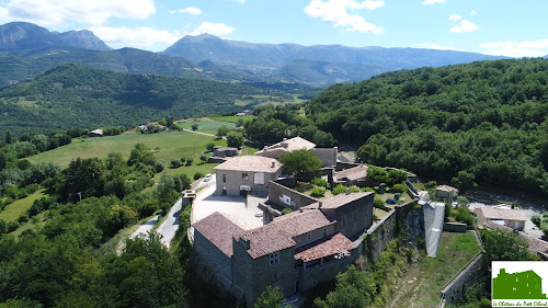 Le Château Du Poët Célard à Le Poët-Célard