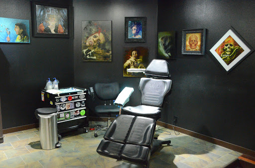 Tattoo Shop «Platinum Rose Studio & Gallery», reviews and photos, 1725 Blairs Ferry Rd, Cedar Rapids, IA 52402, USA