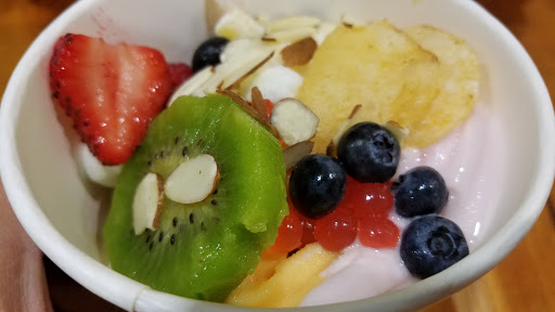 Frozen Yogurt Shop «Peaks Frozen Yogurt Bar», reviews and photos, 15600 NE 8th St, Bellevue, WA 98008, USA