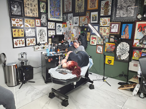 Explore flower sleeve tattoo ideas, creative tattoo ideas in Albuquerque, available at Por Vida Tattoo