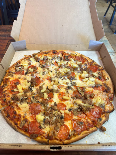 Large 4 topping 🍕 with sausage 🍄 and 🍍 😋