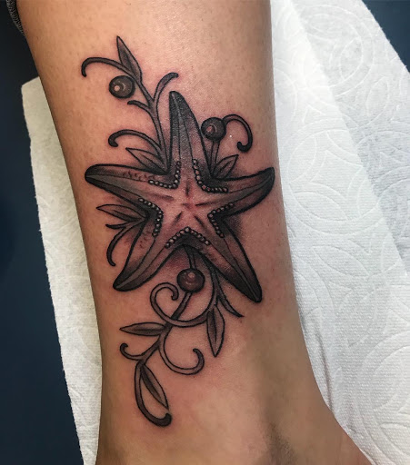 Tattoo Shop «American Pin-Up», reviews and photos, 113 Sidney Ave, Port Orchard, WA 98366, USA