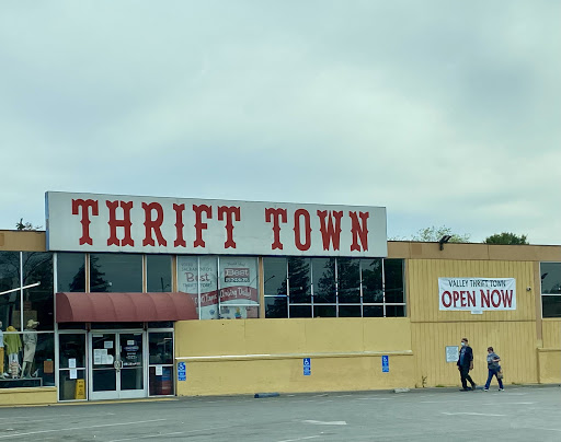 Thrift Store «Thrift Town», reviews and photos, 410 El Camino Ave, Sacramento, CA 95815, USA