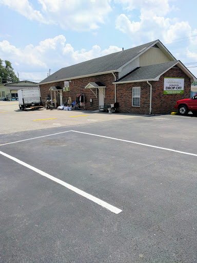 Thrift Store «Hilltoppers Inc Thrift Store», reviews and photos, 154 E 1st St, Crossville, TN 38555, USA