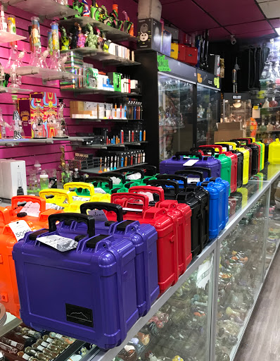 Tobacco Shop «Up In Smoke - Surfside», reviews and photos, 325 US-17 BUS, Surfside Beach, SC 29575, USA