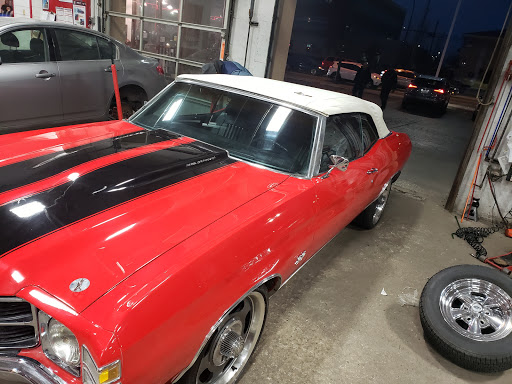 Tire Shop «Discount Tire Store - Oak Lawn, IL», reviews and photos, 6635 95th St, Oak Lawn, IL 60453, USA