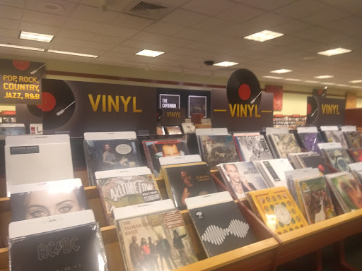 Book Store «Barnes & Noble», reviews and photos, 765 NJ-17, Paramus, NJ 07652, USA