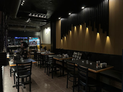 Black Pot Lounge & Restaurant - 804 Danforth Ave, Toronto, ON M4J 1L2, Canada