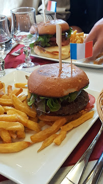 Hamburger du Restaurant français L'Anvers du Décor à Paris - n°13