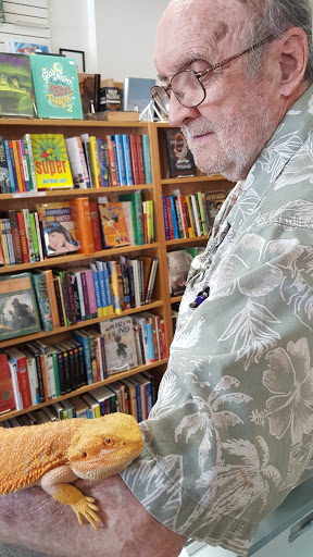 Used Book Store «Book Alley», reviews and photos, 1252 E Colorado Blvd, Pasadena, CA 91106, USA