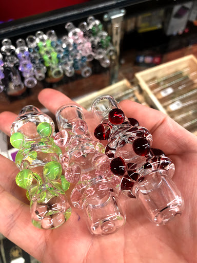 Tobacco Shop «Sky High Smoke Shop», reviews and photos, 19801 NW 27th Ave, Miami Gardens, FL 33056, USA