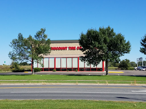 Tire Shop «Discount Tire Store - Shakopee, MN», reviews and photos, 8150 Old Carriage Ct, Shakopee, MN 55379, USA