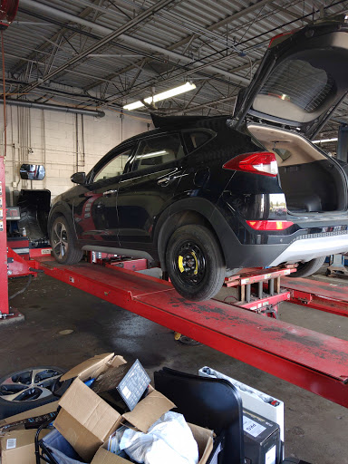 Tire Shop «Levin Tire & Service Center - Highland», reviews and photos, 9500 Indianapolis Blvd, Highland, IN 46322, USA