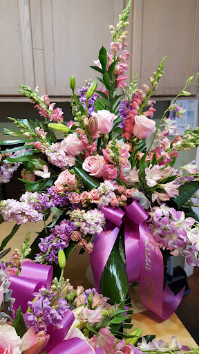 Florist «Eclectic Garden», reviews and photos, 323 Walnut St, St Charles, IL 60174, USA