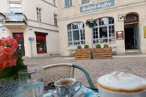 Roland "Café"