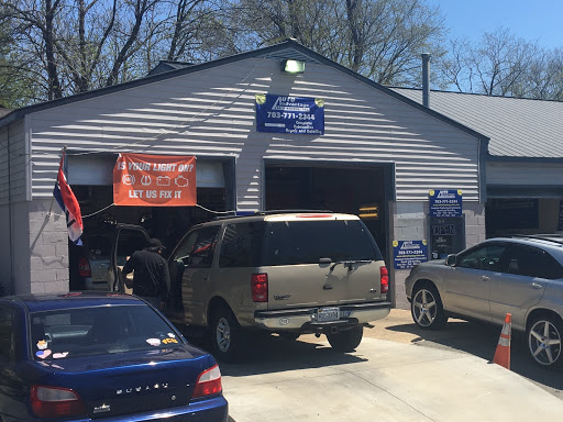 Car Detailing Service «Auto Advantage Of Va Inc», reviews and photos, 222 S King St, Leesburg, VA 20175, USA