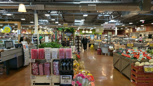 Grocery Store «Fresh Thyme Farmers Market - Kenosha», reviews and photos, 7100 Green Bay Rd, Kenosha, WI 53142, USA