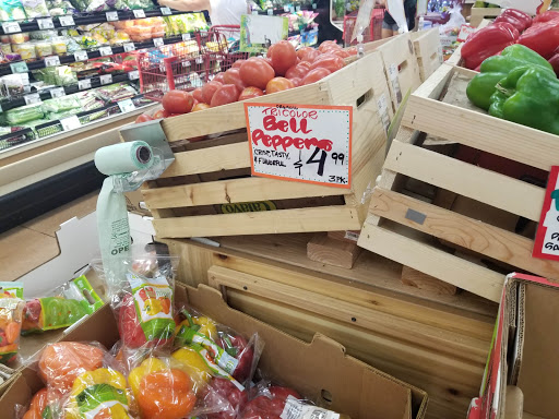 Shopping Mall «Shops At Dos Lagos», reviews and photos, 2780 Cabot Dr #140, Corona, CA 92883, USA