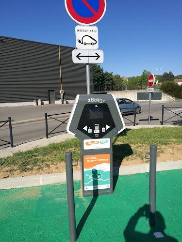 Réseau eborn Charging Station à Saint-Étienne-de-Fontbellon