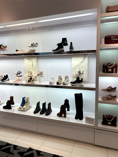 Fashion Accessories Store «Michael Kors», reviews and photos, 8042 Tysons Corner Center, Tysons, VA 22102, USA