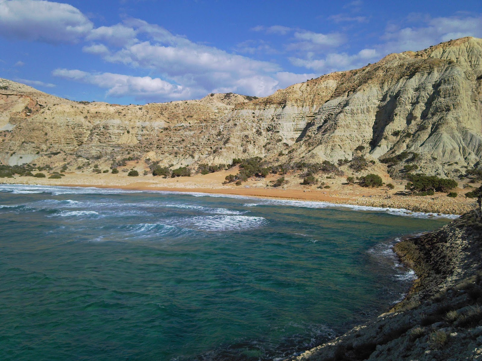 Photo of Potamos beach with partly clean level of cleanliness