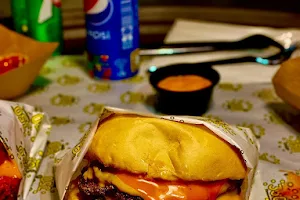 برجر 350 درجة burger 350 degrees image