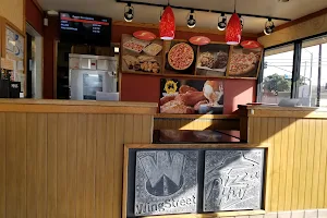 Pizza Hut image