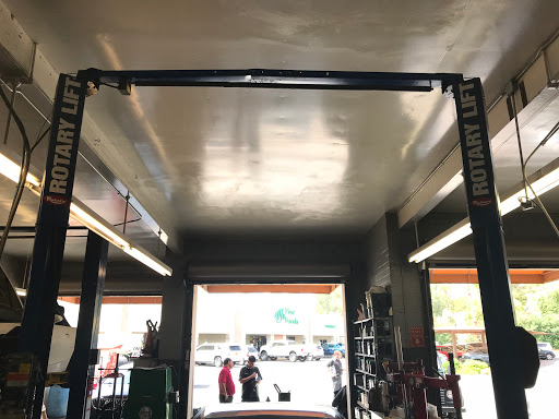 Auto Repair Shop «Bridwell Automotive Center», reviews and photos, 7171 E Lincoln Dr, Scottsdale, AZ 85253, USA