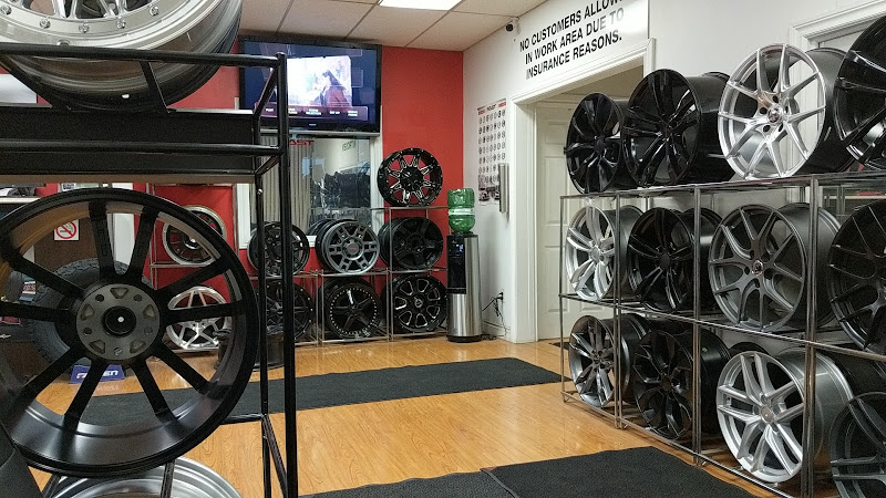 Tire, Rim Shop Mississauga, Ontario