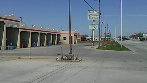 Crystal Clean Car Wash en Pryor