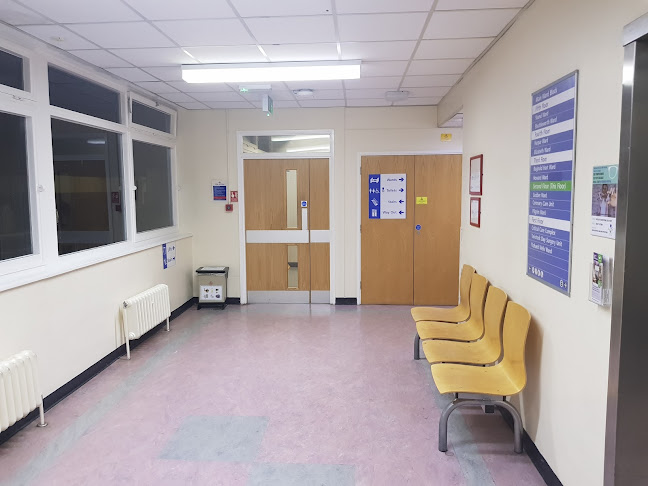 Reviews of Bedford Hospital South Wing in Bedford - Hospital