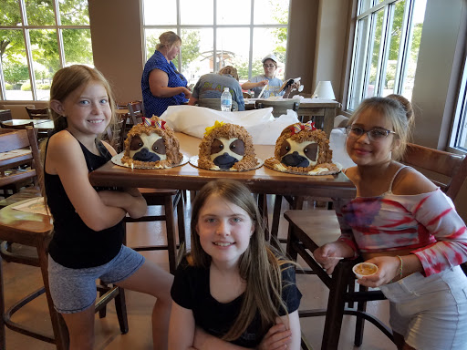 Wedding Bakery «elé Cake Co.», reviews and photos, 810 E Dixie Dr, Dayton, OH 45449, USA